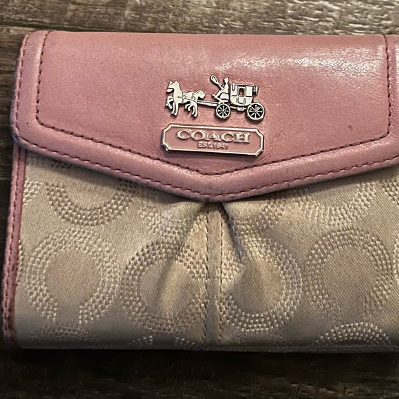 Coach Light Pink & Signature C Trifold Wallet - Picture 7 of 7